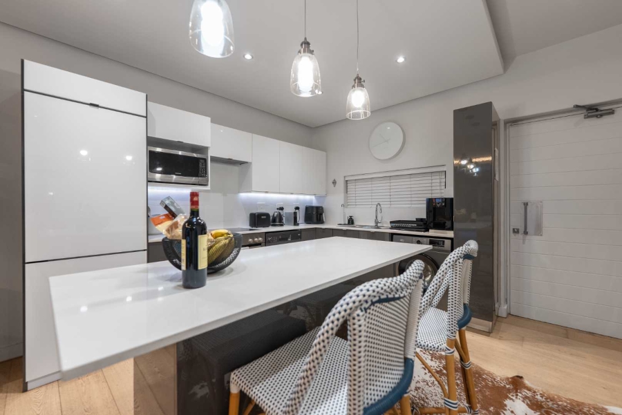 2 Bedroom Property for Sale in Green Point Western Cape